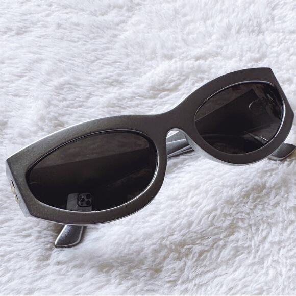 Faye Mirrored Silver Cat-Eye Sunglasses - Picture 4 of 14